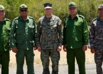 Gjeneralët amerikanë dhe kubanezë u takuan në bazën e Guantanamos për sigurinë operacionale në rajon