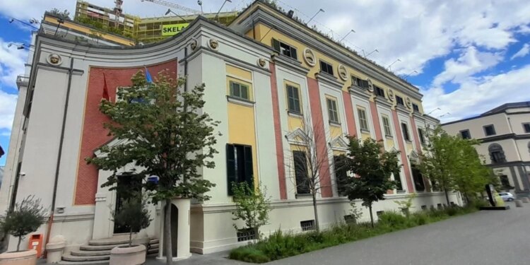 Gjykata shpall të pafajshëm 5 zyrtarë të Bashkisë së Tiranës për prishjen e pallatit të dëmtuar nga tërmeti