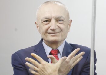 Gjyqi i Metës dhe shqiponja në kafaz: seanca e dytë, gjykata refuzon zbutjen e masës, nuk është miting