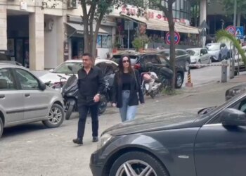 Gjyqi ndaj bandës së Laert Haxhisë: babai i këngëtarit Noziy paraqitet në GJKKO si dëshmitar