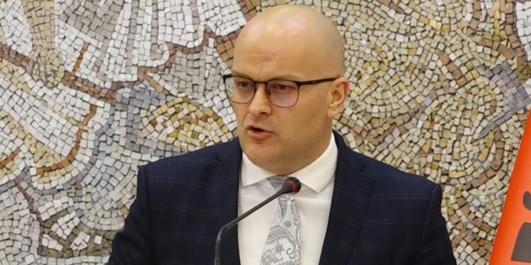 Gjyqtari Florjan Kalaja për bashkëpunëtorët e drejtësisë: Ligjet mungojnë në koherencë, kërkohet ndryshim dhe qasje më e qartë