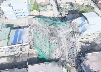 Godinë në ndërtim shembet në Filipine; 19 persona të zhdukur