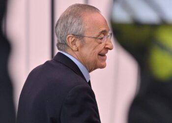 Goditja e fundit për madrilenët: Florentino Pérez braktis Realin në El Clásico, Barcelona gati për festë