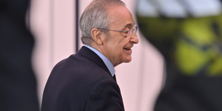Goditja e fundit për madrilenët: Florentino Pérez braktis Realin në El Clásico, Barcelona gati për festë