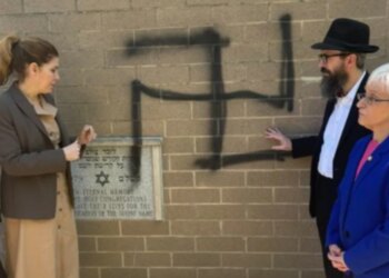 Grafite antisemitike në sinagogë dhe shtëpi vandalizuara në Queens rrisin shqetësimet për sigurinë e hebrenjve të New Yorkut