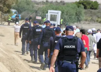 Greqia pas protestave të dhunshme në Zvërnec? Athina zyrtare i quan banorët e zonës minoritet, Beleri letër KE-së