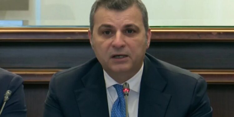 Guvernatori Sejko i bën thirrje bankave: Financioni ndërmarrjet e vogla, të mesme dhe bujqësinë