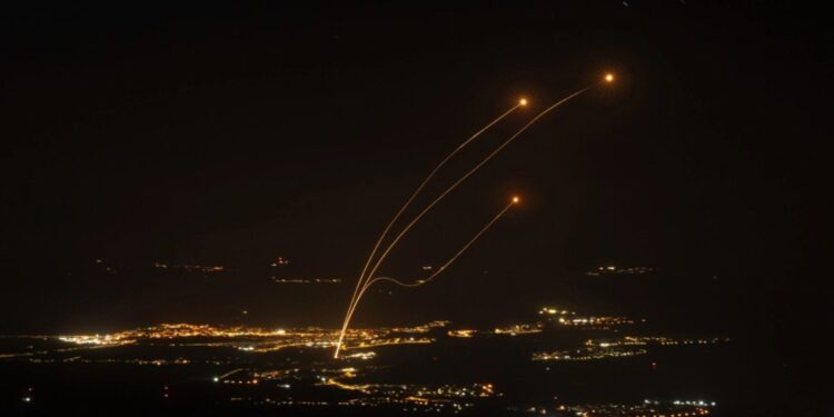 Hezbollahu nis sulme të reja ndaj Izraelit, godet katër kampe ushtarake me dronë