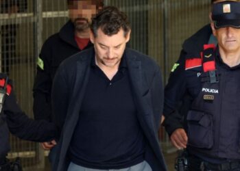 I akuzuar për vrasjen e babait Isak Andiq, djali i themeluesit të Mango jep dorëheqje nga kompania