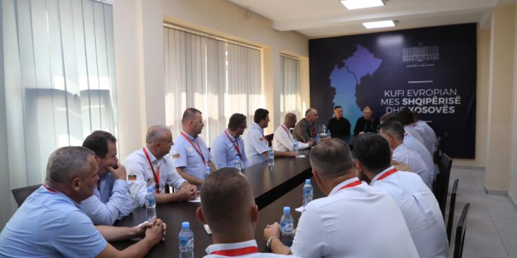 đ„Skandal nĂ« doganĂ«n e VlorĂ«s/ Zhduken 800 plumbçe, u pĂ«rdorĂ«n pĂ«r kondrabandĂ«n e cigareve nĂ« Librazhd. Kush Ă«shtĂ« âsuperhajdutiâ Renato Begaj?!- Si ndodh kontrabanda me tragetet e Brindisit