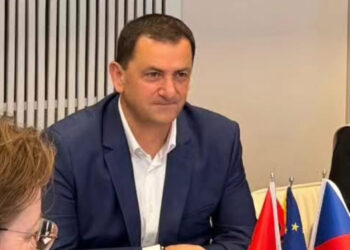 💥Vangjel Tavo e “bën baltë”/Rikonstruksioni i rrugës në Borsh/ Fituesi shpallet me ofertë pranë fondit limit, gara me vetëm 2 operatorë