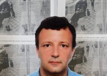 Inside Story/ Bossi që rikthen duart në thesin e AKSHI-t, tenderat e dyshimtë të Gerond Meçes