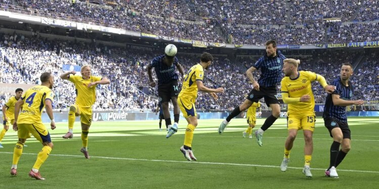 Interi pa fitore, Verona barazon zikaltërit në minutat e fundit në San Siro