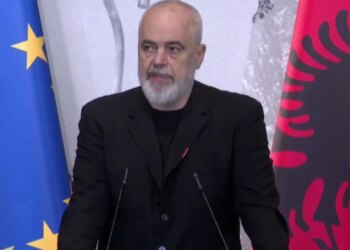 Intervista e ministrit Hoxha për marrëveshjen me Italinë, Rama replikon gazetarit: Qesharake të krijosh histori Edi kundër Eddy