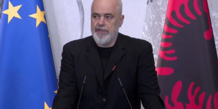 Intervista e ministrit Hoxha për marrëveshjen me Italinë, Rama replikon gazetarit: Qesharake të krijosh histori Edi kundër Eddy
