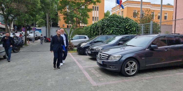 Ish-deputeti i PS-së Alqi Bllako paraqitet në GJKKO