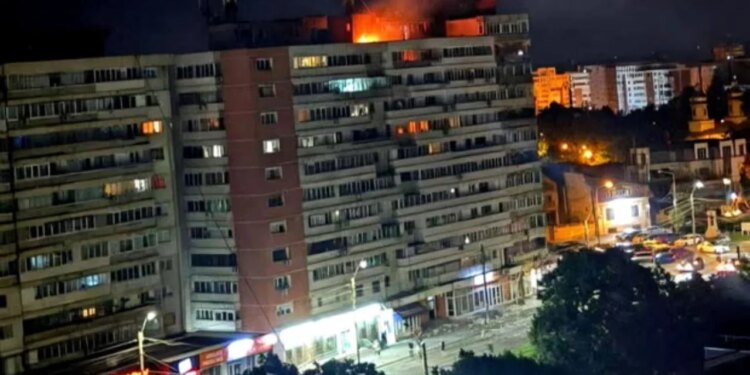 Ishte nisur për në Ukrainë, por përfundoi në Rumani; dronët rusë bien mbi bllok apartamentesh, plagosen dy persona