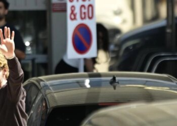 Jam shumë i lumtur — Anthony Gordon mbërrin urgjent në Barcelonë, pritet të firmosë dhe kthehet në Angli