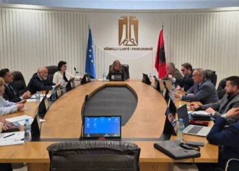 Je e çmendur — Përplasje të ashpra në KLP mes Stojanit dhe Bogdanit: Kështu e gjykova, kush je ti