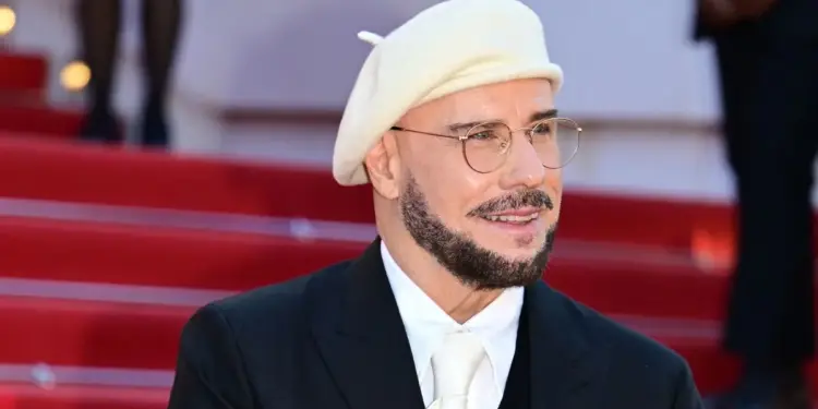 John Travolta nderohet me çmim të veçantë në Kanë; vëmendjen tërheq pamja rinore e aktorit 72-vjeçar