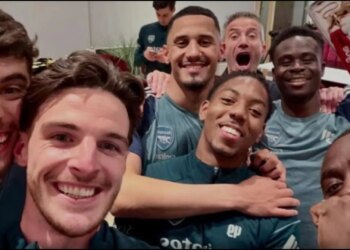 Ju kisha thënë të gjithëve… Declan Rice feston titullin e Arsenalit në rrjetet sociale