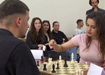 Kampionati i shahut në Tiranë: studentët përballen në turneun e parë universitar të Fakultetit të Histori-Filologjisë