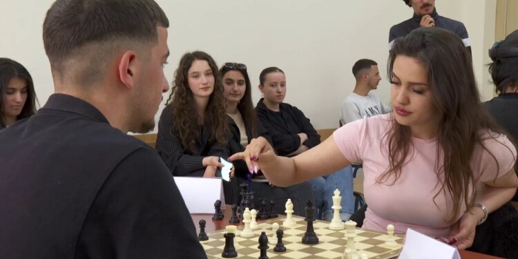 Kampionati i shahut në Tiranë: studentët përballen në turneun e parë universitar të Fakultetit të Histori-Filologjisë