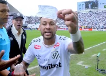 Kaos në Brazil, gjyqtari gabimisht zëvendëson Neymar-in para syve të Ancelotti-t