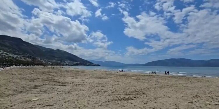 Kryetarja e bashkisë Vlorë: Tarifa maksimale për plazhet private 700 lekë, në prag të sezonit veror