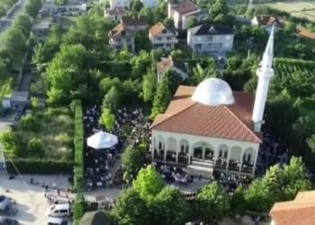 Kurban Bajrami kremtohet në Korçë dhe Pogradec me lutje dhe mesazhe për familjen dhe besimin
