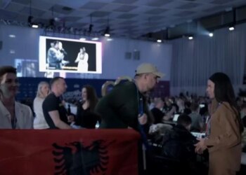 Ky flamur nuk lejohet këtu, gazetari Alberti Limani tregon incidentin me delegacionin serb në Eurovision