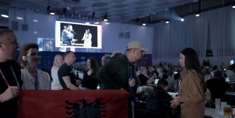 Ky flamur nuk lejohet këtu, gazetari Alberti Limani tregon incidentin me delegacionin serb në Eurovision