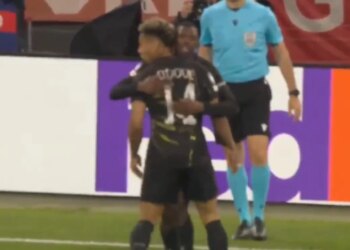 LIVE BAYERN-PSG/ Bayerni nuk dorëzohet, Olise e Diaz afër golit të barazimit (Video)