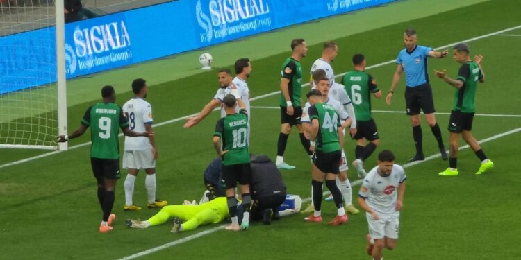 :LIVE Dinamo-Egnatia/ Dëmtohet rëndë portieri i Nëndetëses, rrogozhinasit ngelin me 10 lojtarë