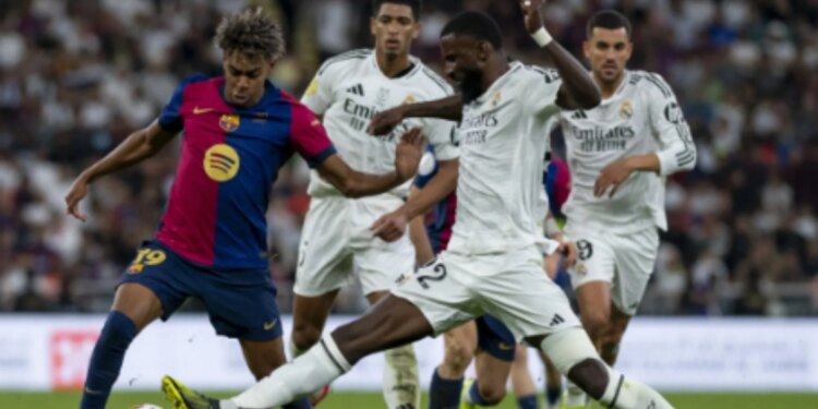 La Liga bëhet gati për El Clasico historik mes Barcelona dhe Real Madrid