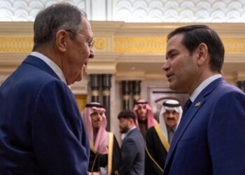 Lavrov i telefonon Rubios; Rusia paralajmëron sulme të reja dhe kërkon evakuim të diplomatëve amerikanë nga Kievi