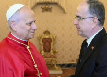 Lidhja me Vatikanin ka vlera të mëdha historike; Begaj takohet me Papa Leonin XIV e fton në Shqipëri