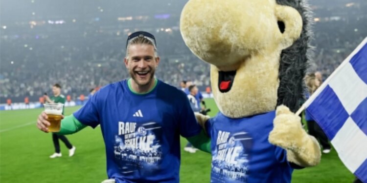 Loris Karius, ylli i Schalke 04, kthehet në Bundesligë, pret fëmijën e dytë dhe merr dedikimin nga Diletta