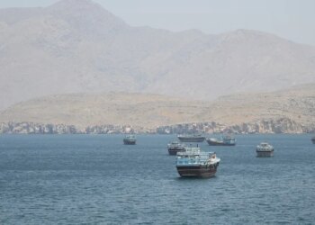 Lufta në Lindjen e Mesme, SHBA paralajmëron Iranin: Ngushtica e Hormuzit të hapet deri në verë, përndryshe…