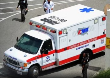 Makinë përplas këmbësorët në Oakland, Kaliforni: tre viktima dhe disa të plagosur