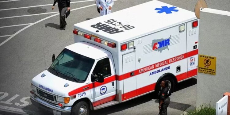 Makinë përplas këmbësorët në Oakland, Kaliforni: tre viktima dhe disa të plagosur