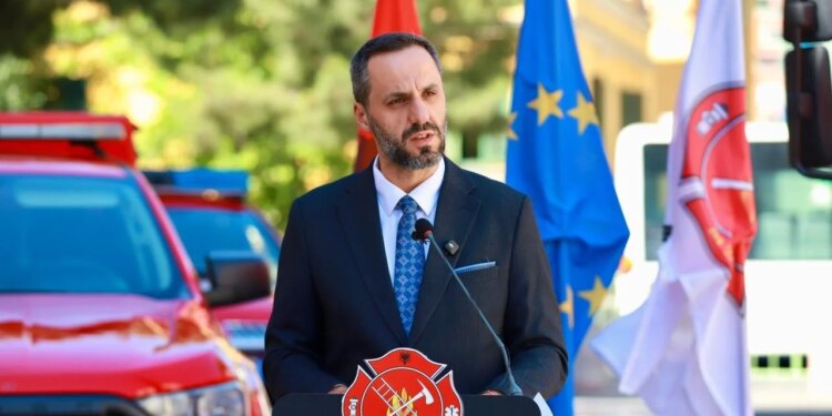 Masat për sezonin veror, ministri Lamallari: Deri në 30 vjet burg për zjarrvënësit e qëllimshëm, pa tolerancë