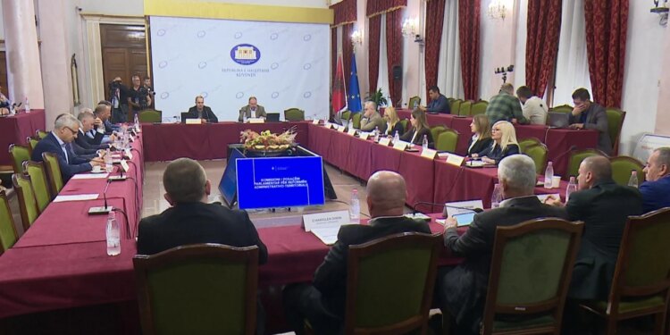 Më shumë apo më pak bashki? Debati mbi reformën territoriale: PS dhe PD me qëndrime të kundërta
