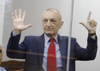 Meta tregon çfarë nënkuptonte me 7 gishta dhe ankohet për sallën e GJKKO-së: kondicioneri rridhte ujë si shi
