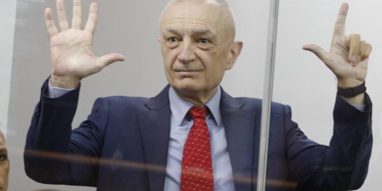 Meta tregon çfarë nënkuptonte me 7 gishta dhe ankohet për sallën e GJKKO-së: kondicioneri rridhte ujë si shi