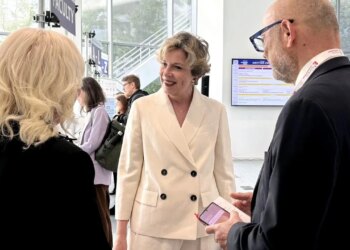 Milano: Shqipëria prezanton strategjinë kombëtare për zbatimin e Inteligjencës Artificiale në shëndetësi