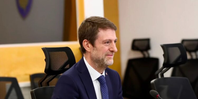 Ministri Hoxha: Kosova është prioritet absolut i politikës sonë të jashtme; Shqipëria nuk toleron cënimin e sigurisë tuaj