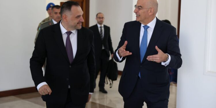 Ministri Nufi në takim me homologun grek Dendias: Vazhdon dialogu i ngushtë për mbrojtje dhe siguri