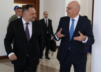 Ministri grek i Mbrojtjes takon homologun shqiptar, rikthen çështjen varrezave greke 82 vjet pas Luftës II — Do të thërrasim komisionin e përbashkët