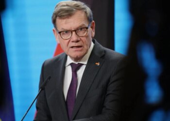 Ministri i Jashtëm gjerman i bën thirrje Iranit: Braktisni programin e raketave balistike